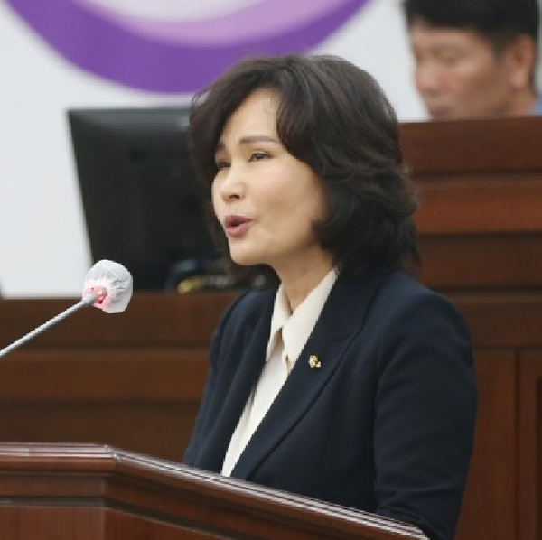 5분 발언을 하는 김은경 수원시의원.