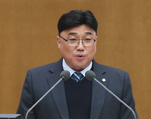 5분 발언을 하고 있는 김회철 경기도의원.