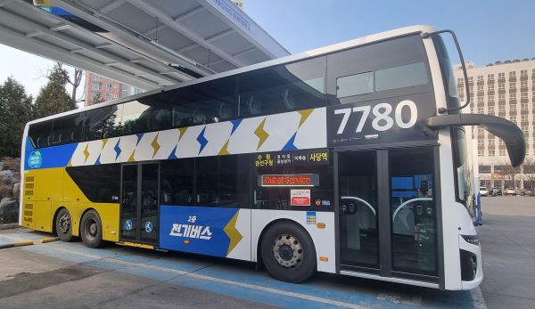 광역노선 2층 전기버스.
